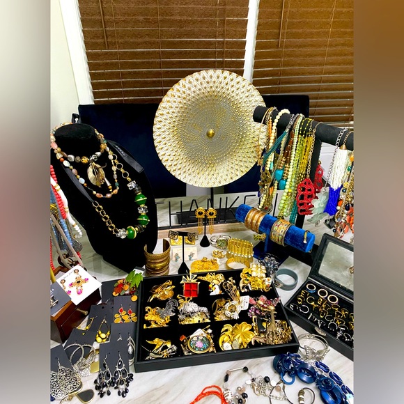 Jewelry - Jewelry Share Show tonight all types